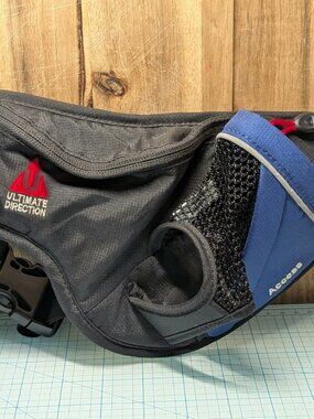 Ultimate Direction Sport Waist Belt Water Bottle & Zip Pouch Black/Red Lg